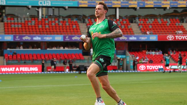 Dale Steyn rolls the arm over at Metricon Stadium. Picture: Chris Hyde/Getty