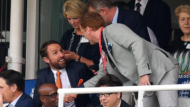 English football manager Gareth Southgate meets actor Damian Lewis during Australia’s Word Cup fixture against England. Picture: Mike Hewitt/Getty Images.