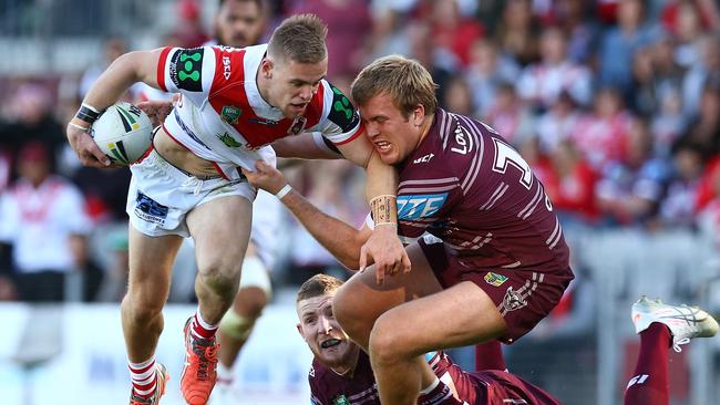 WOLLONGONG, AUSTRALIA — JULY 23: Matthew Dufty of the Dragons runs the ball during the round 20 NRL match between the St George Illawarra Dragons and the Manly Sea Eagles at WIN Stadium on July 23, 2017 in Wollongong, Australia. (Photo by Mark Nolan/Getty Images)