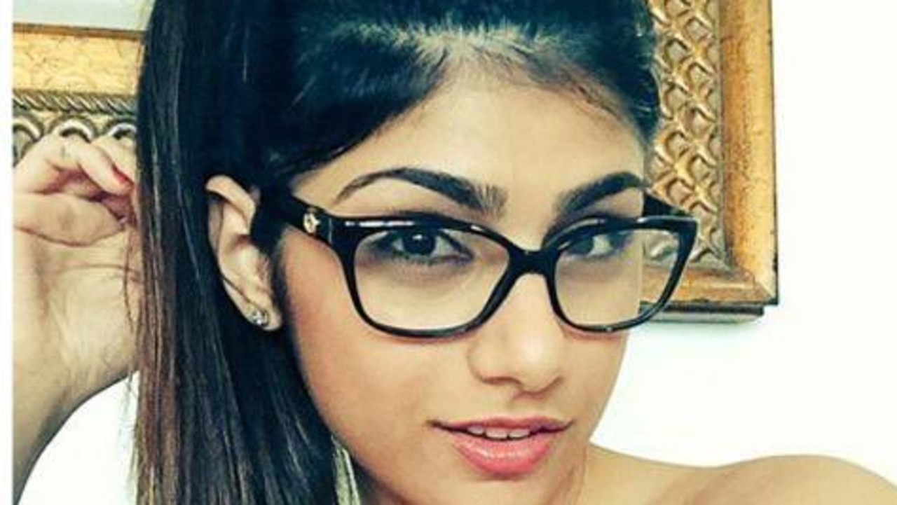 Porn Star Mia Khalifa Controversial Scene That Lead To Death Threats 