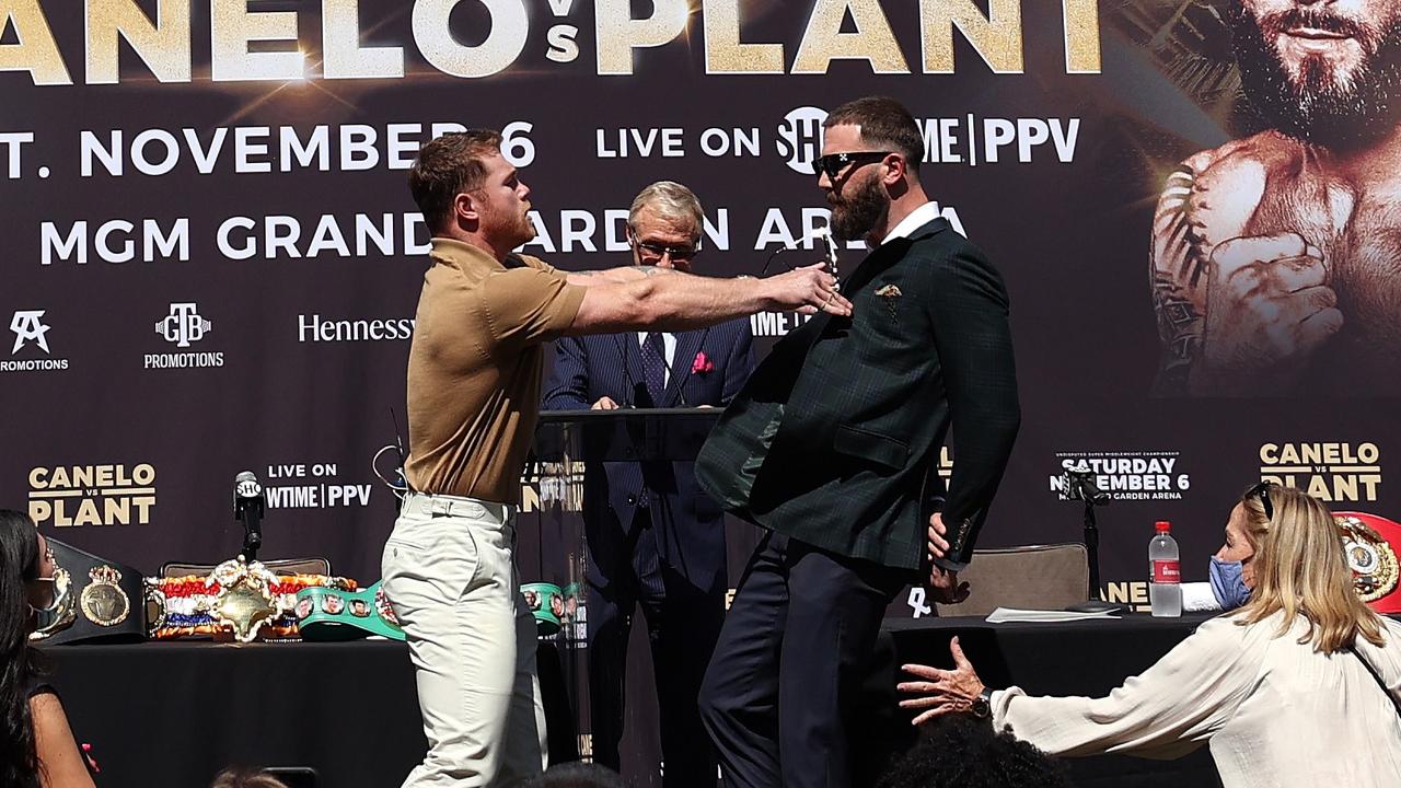 Alvarez shoved Plant as the biff kicked off. Photo: Ronald Martinez/Getty Images/AFP.