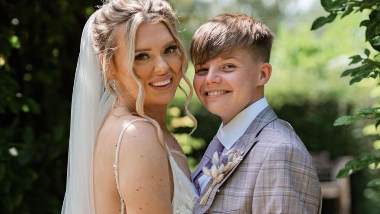 Lauren Kaye (left), 31, from Surrey in the UK, faced a wave of online abuse after marrying 29-year-old Hannah Kaye. Pictures: Instagram/ @zoemillsphoto/Jam Press