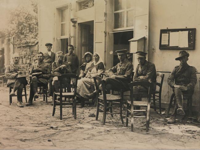 Anzac doctors and nurses at Portianou Coffee House. Picture: AW Savage Collection