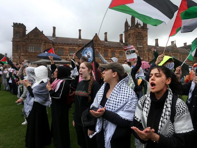 SYDNEY, AUSTRALIA - MAY 03: Protesters gather on the lawns of The University Of Sydney in support of a pro-Palestine encampment on May 03, 2024 in Sydney, Australia. Tensions escalated at The University Of Sydney as pro-Palestinian protesters vowed to maintain their presence on campus despite growing opposition, with Jewish groups planning a counter-rally and university officials urging students to respect each other's rights. (Photo by Lisa Maree Williams/Getty Images)