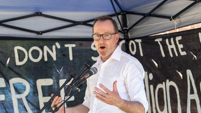 Senator David Shoebridge speaking at the Free Julian Assange rally. Picture: NCA NewsWire / Simon Bullard