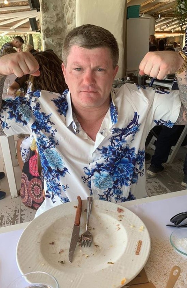 The 40-year-old took to Instagram to show him proudly posing next to his empty plate