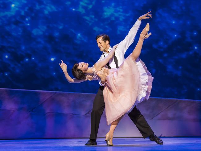 Robert Fairchild (Jerry Mulligan) and Leanne Cope (Lise Dassin) in An American In Paris by George and Ira Gershwin @ Dominion Theatre. Directed and Choreographed by Christopher Wheeldon. (Opening 21-03-17) ©Tristram Kenton 03-17 (3 Raveley Street, LONDON NW5 2HX TEL 0207 267 5550 Mob 07973 617 355)email: tristram@tristramkenton.com