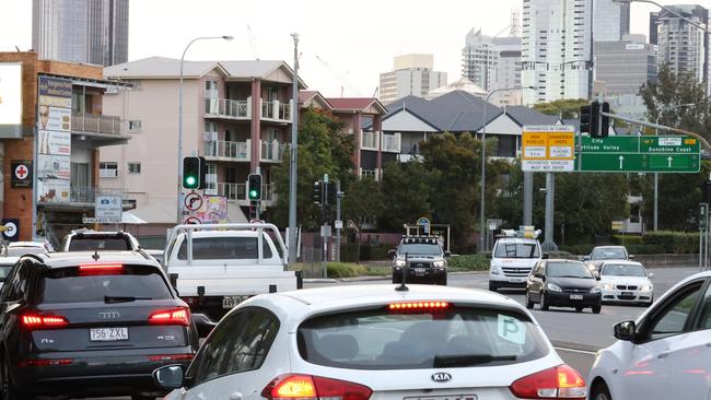 Traffic on Lytton Rd on the CBD fringe on Monday. Picture: Liam Kidston.