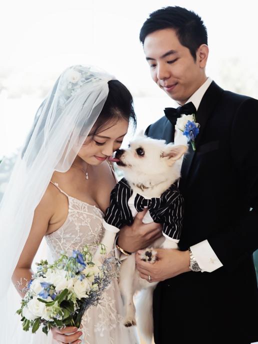 Happy couple: Eileen Xie and Phillip Ng with beloved Siu Bak, photography: Quince and Mulberry Studios