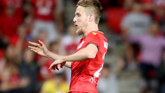 Adelaide United’s Ben Halloran is apparently house hunting in Adelaide. (AAP Image/Kelly Barnes)