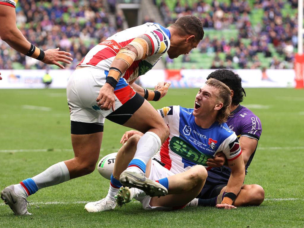 Fletcher Sharpe scores a try on debut.