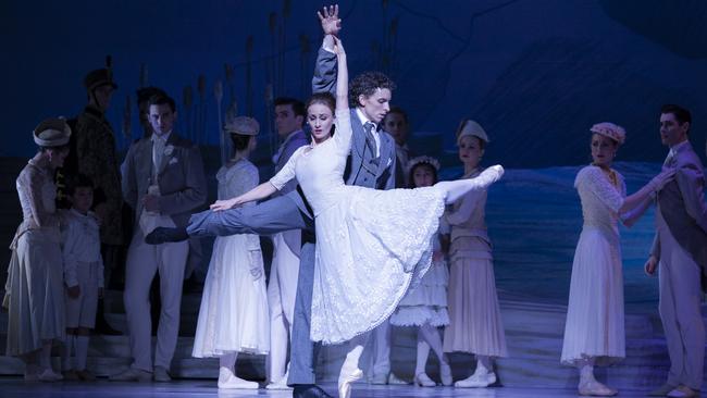 Kevin Jackson and Madeleine Eastoe in Swan Lake.