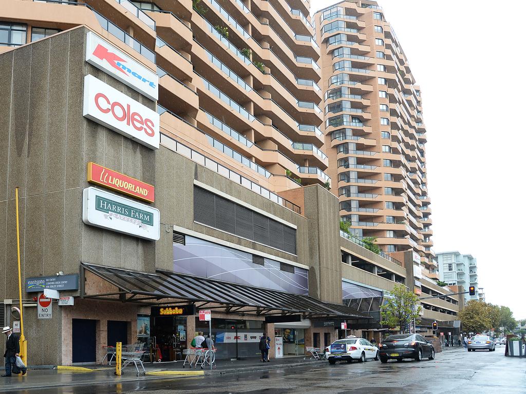 Gas leak forces evacuation of Eastgate Shopping Centre Bondi