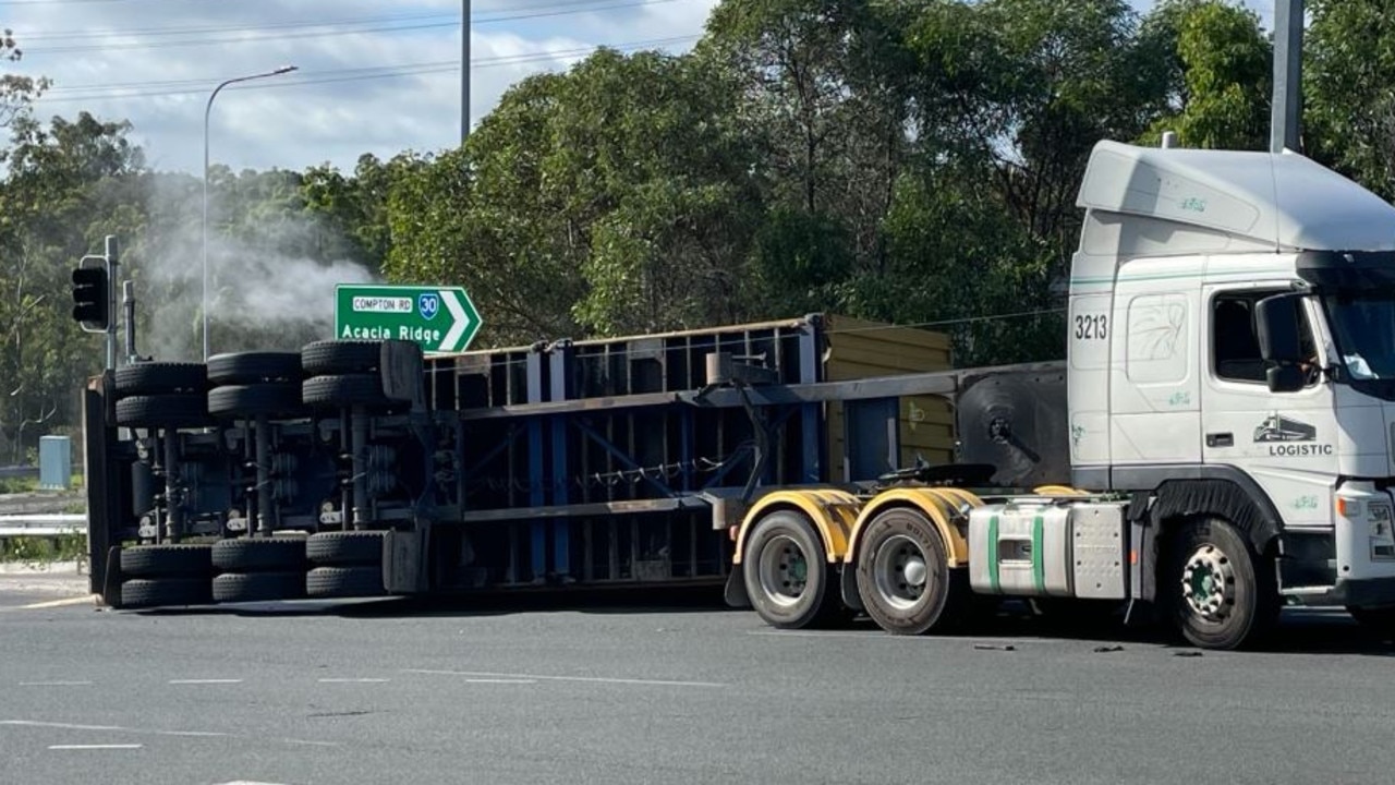 Delays continue after 20,000 litre chemical spill on Qld road