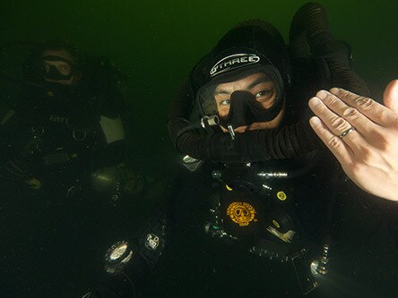 Hiro Yoshida and Sandra Smith broke records getting married 130m underwater. Picture: Guinness World Records