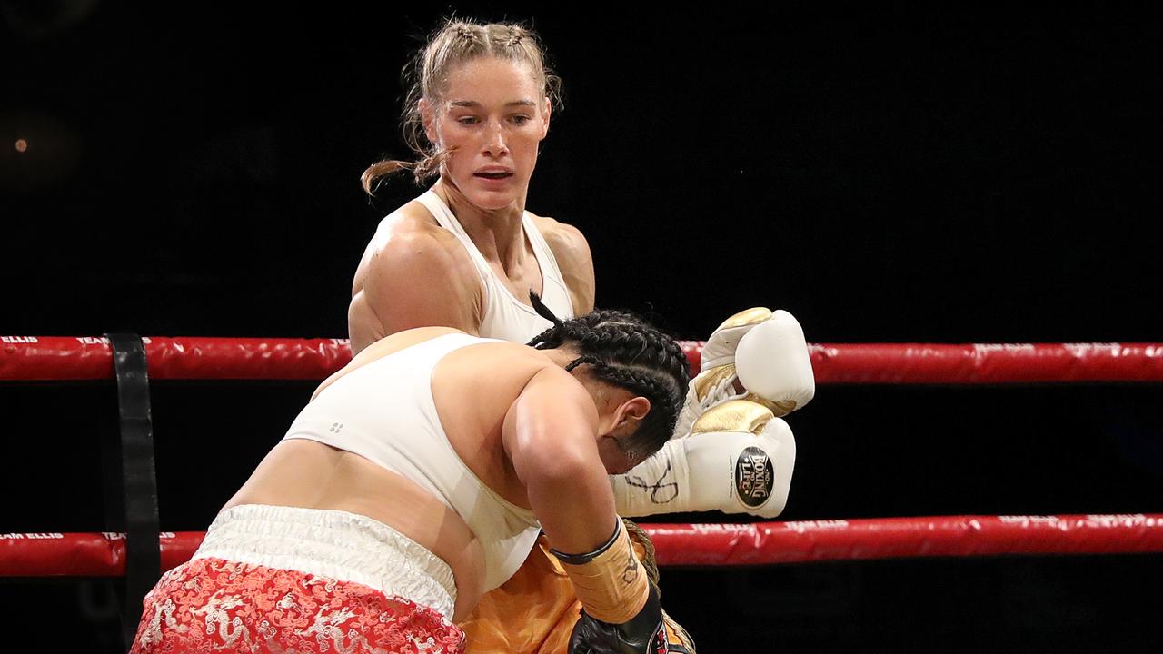 MELBOURNE, AUSTRALIA - APRIL 29: Tayla Harris competes against Connie Chan during the ANBF Australasian Title fight at Melbourne Pavilion on April 29, 2023 in Melbourne, Australia. (Photo by Kelly Defina/Getty Images)