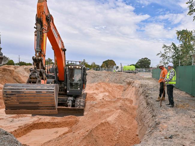 ADELAIDE, AUSTRALIA - NewsWire Photos FEBRUARY 22, 2025: Professor Maciej Henneberg in yellow hi-viz at the site being excavated in a last-ditch attempt to find the remains of the three missing Beaumont children before the government-owned site is sold to developers. Picture: NewsWire / Brenton Edwards