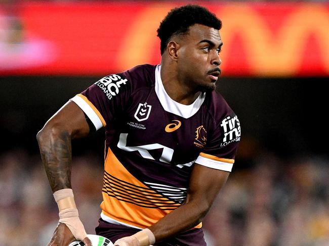 BRISBANE, AUSTRALIA - AUGUST 11: Ezra Mam of the Broncos looks to pass during the round 24 NRL match between the Brisbane Broncos and Parramatta Eels at The Gabba on August 11, 2023 in Brisbane, Australia. (Photo by Bradley Kanaris/Getty Images)