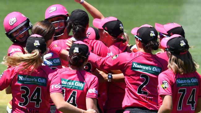 Sydney Sixers Defeat Perth Scorchers By Nine Wickets In WBBL Final ...