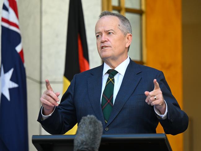 Bill Shorten announces his resignation on Thursday. Picture: AAP