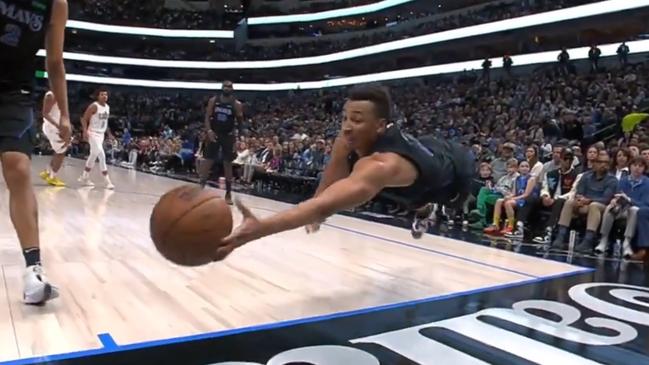 Dante Exum went Superman mode.