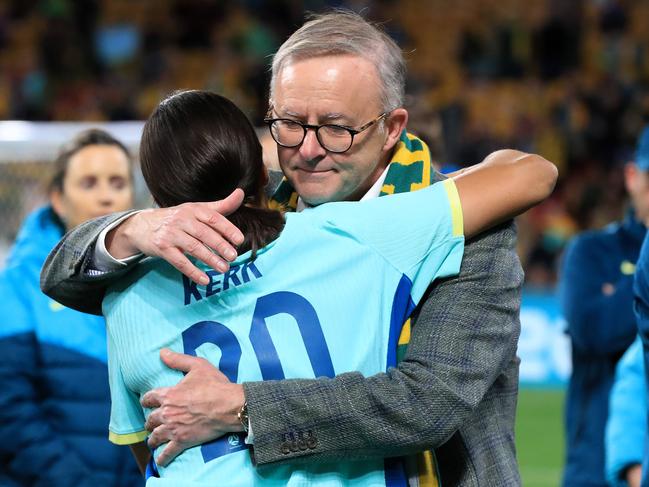 Sam Kerr hugs PM Anthony Albanese. Picture: Adam Head.