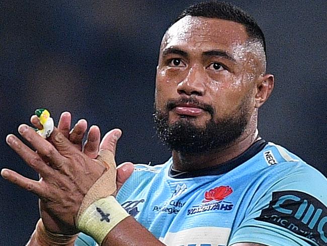 Sekope Kepu of the Waratahs gestures to the crowd as he leaves the field during the Round 17 Super Rugby match between the NSW Waratahs and the ACT Brumbies at Bankwest Stadium in Sydney, Saturday, June 8, 2019. (AAP Image/Dan Himbrechts) NO ARCHIVING, EDITORIAL USE ONLY