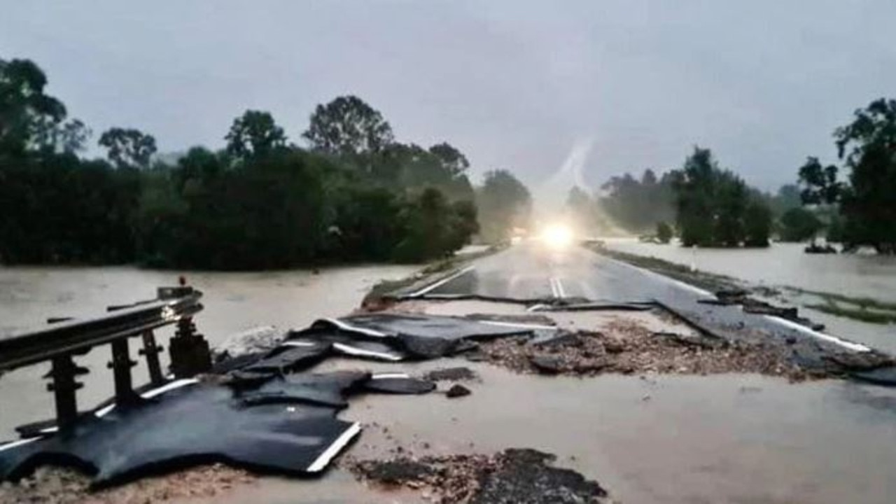 Queensland Bruce Highway cut by flooding. Source: Twitter/@GregBray1