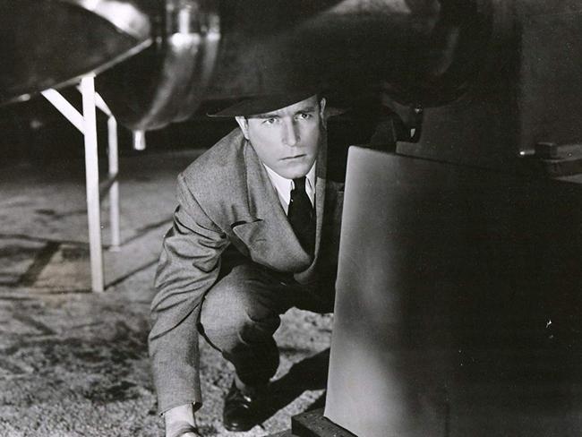  Lawrence Tierney in the 1948 film Bodyguard. 