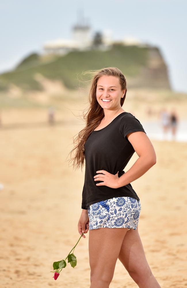 Alana Blunden, 21, is single. The Newcastle girl reckons dating apps are “unnatural” and prefers a face-to-face meet up. Picture: Troy Snook / News Corp Australia