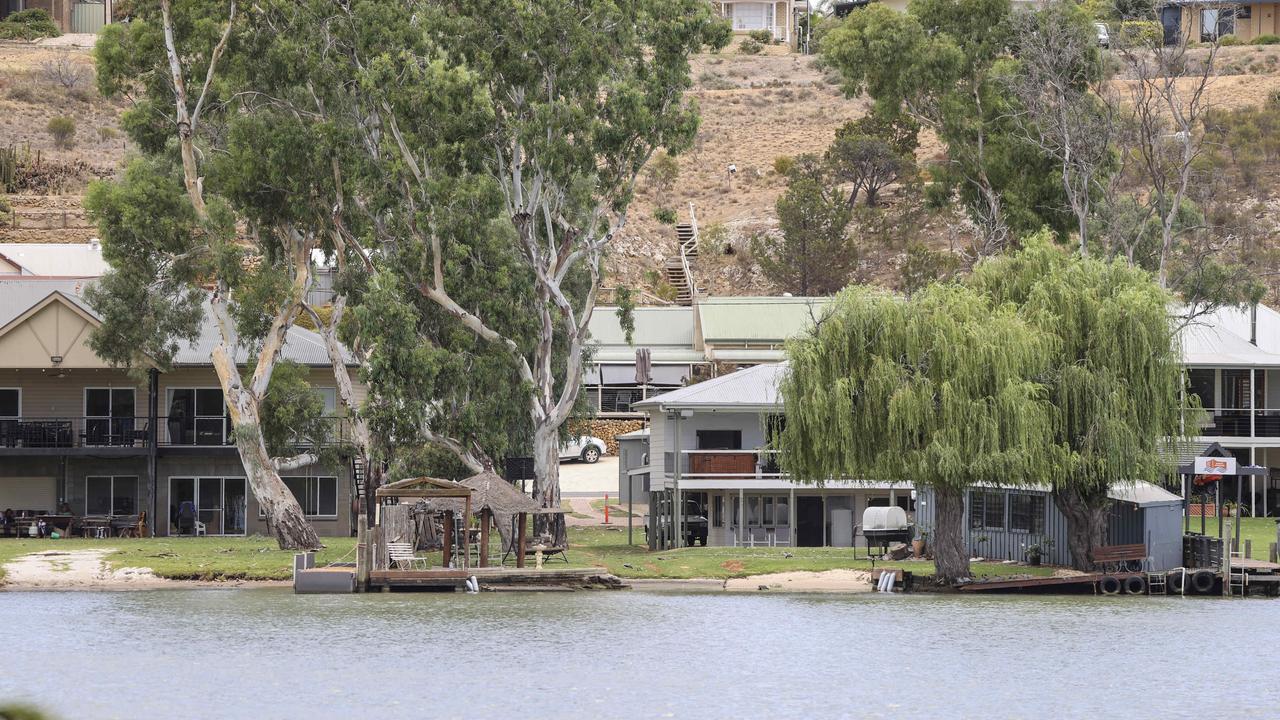 Fresh charge laid over alleged drunken boat crash at Mannum