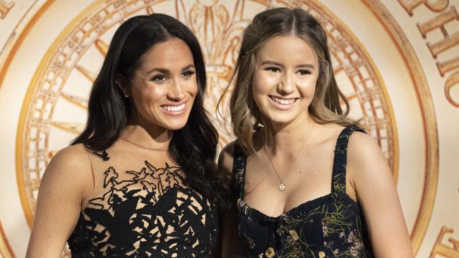 Meghan, Duchess of Sussex presents the Young Conservationist of the Year award to Sophia Skarparis. Photo by Paul Edwards.