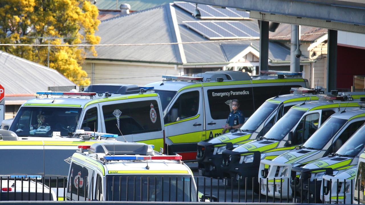 Queensland Hospitals are currently under pressure from the latest cover variant, flu and the medical emergencies. Ambulance ramping at the PA Hospital (Princess Alexandra Hospital) Woolloongabba Tuesday 26th July 2022 Picture David Clark