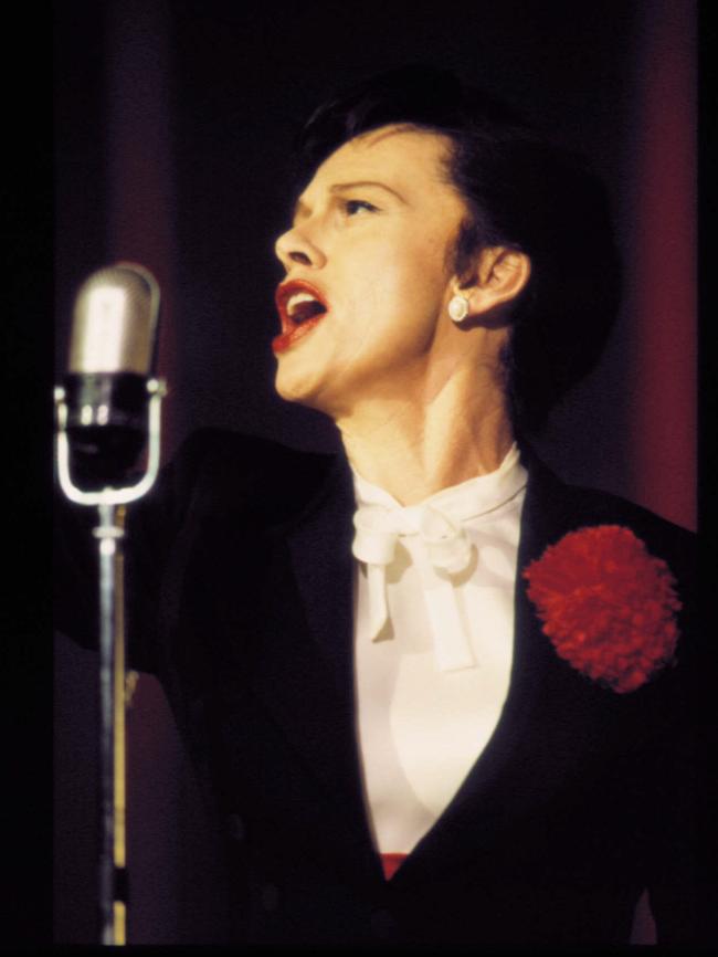 Judy Davis in Life with Judy Garland: Me and My Shadows.