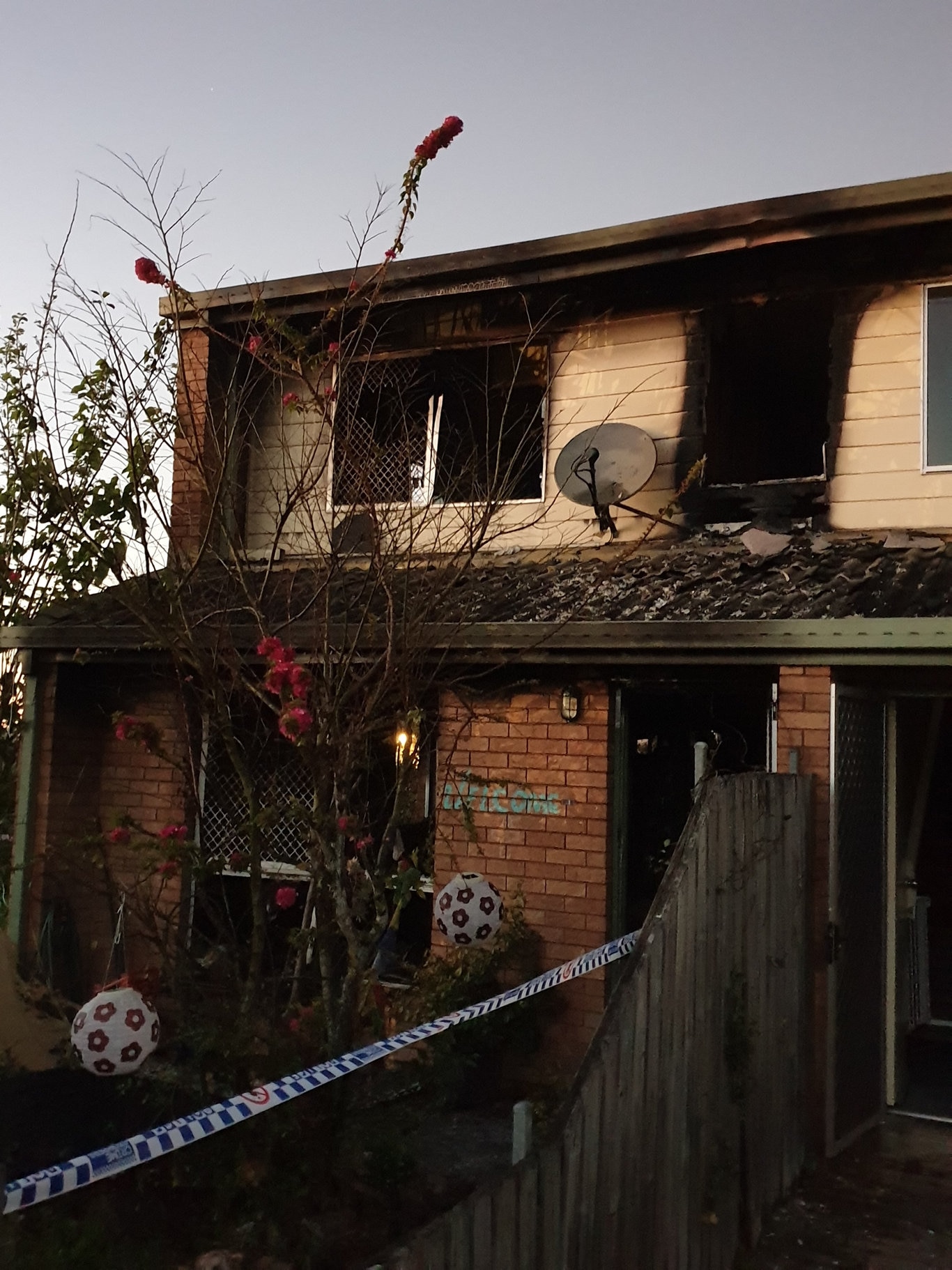 A Gympie unit was gutted by fire in the early hours of Tuesday morning.