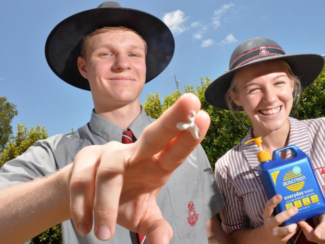 Grade 11  Whitsunday Anglican School Students Daimon Bobby and Taylah BlackPhoto Tony Martin / Daily Mercury