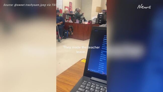 Sad moment US teacher quits in the middle of class