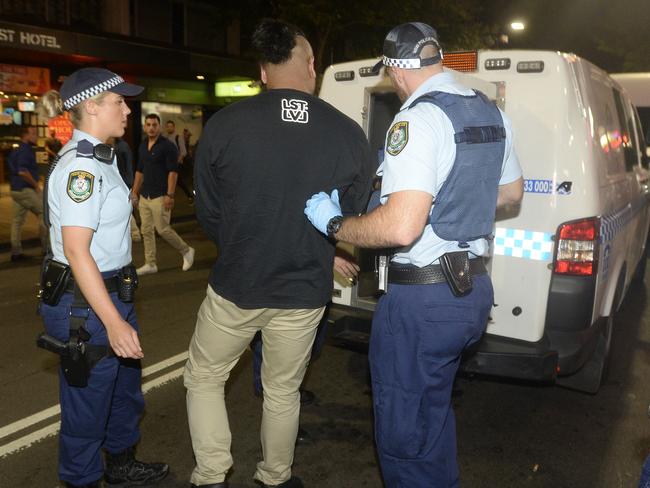 From around 10pm this last night a large number of police converged Darlinghurst Rd Kings Cross to execute search warrants on the Bada Bing and Showgirls premises in relation to drug supply. Several people were arrested and transported from the scene in relation to the warrants. A 72 hour closure order has been slapped on the two premises. Picture: Gordon McComiskie