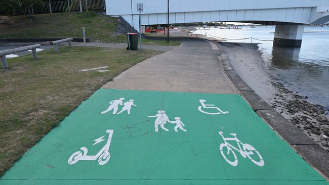 A council sign on a shared pathway at Paradise Point in the Gold Coast that caused some bemusement among locals.. Picture: Glenn Hampson.