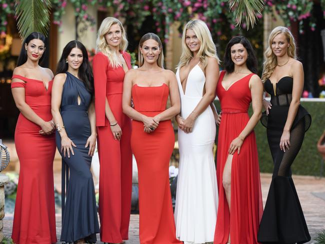 The Bachelor Australia 2017 Matty Js First Meeting With Contestants 