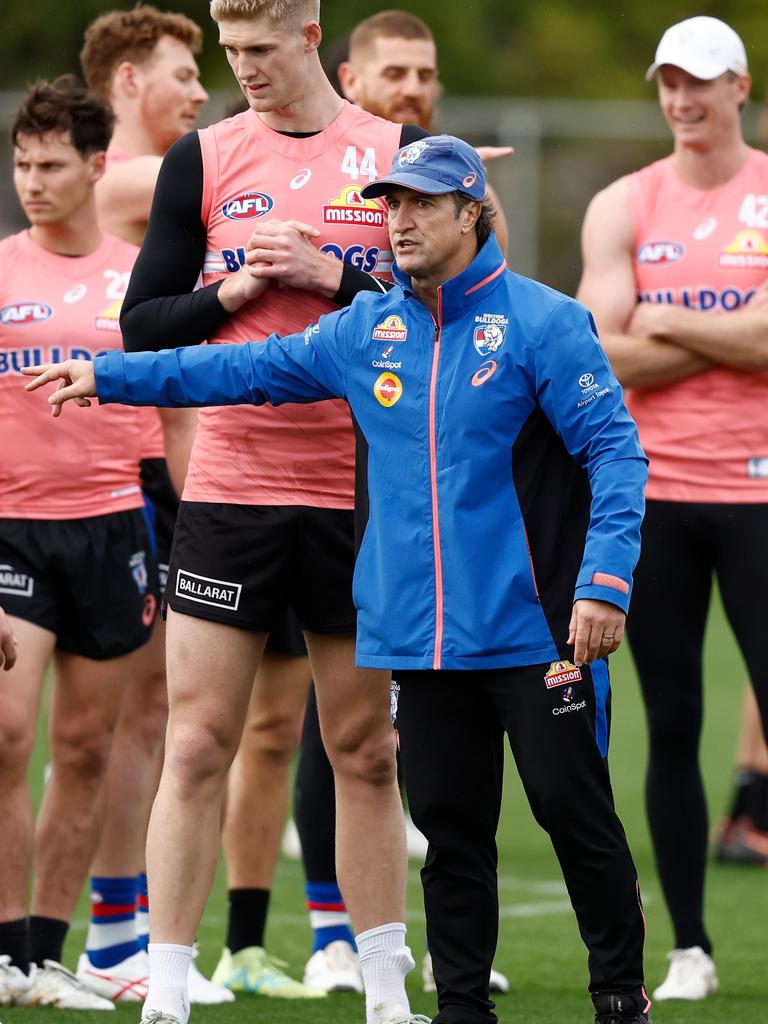 Luke Beveridge points the way.