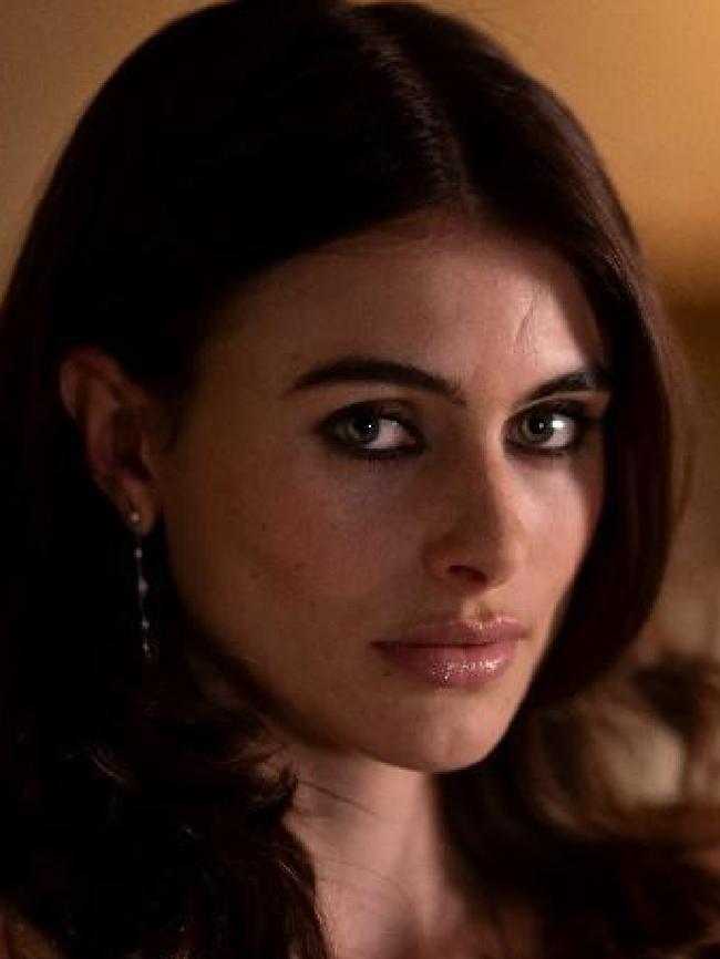 Shanti Kali as Elizabeth Hurley.