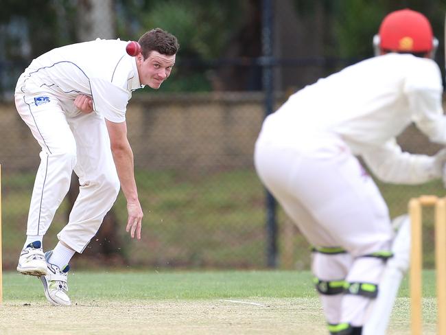 Nathan Johnson bends his back for Greenvale Kangaroos. Picture: Hamish Blair