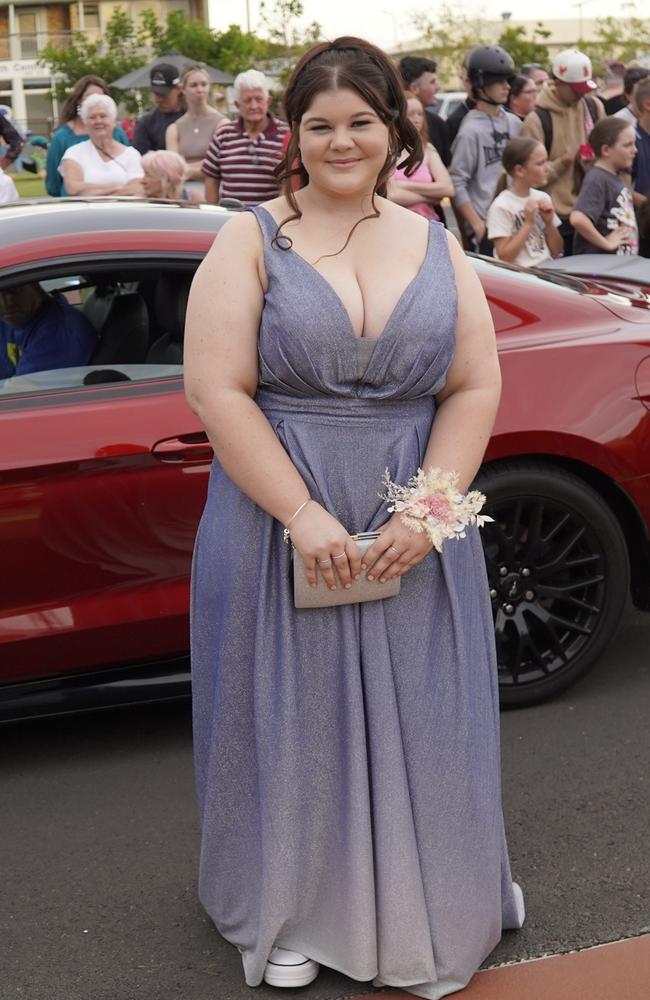 Amber Schmocker arriving at the 2023 Kingaroy State High School formal.