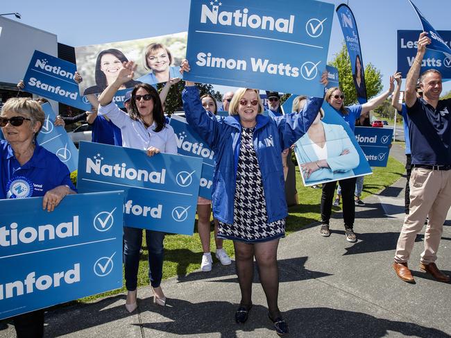 Judith Collins (C) campaigns in Auckland. Picture; Getty Images.