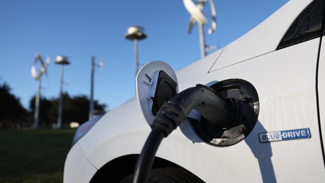 SAN FRANCISCO, CALIFORNIA - MARCH 09: An electric vehicle recharges its battery at the East Crissy Field charge station on March 09, 2022 in San Francisco, California. With oil prices continuing to soar, shares for companies in the electric vehicle sector are rising as consumers look to trade their gas powered cars in for electric vehicles.   Justin Sullivan/Getty Images/AFP == FOR NEWSPAPERS, INTERNET, TELCOS & TELEVISION USE ONLY ==