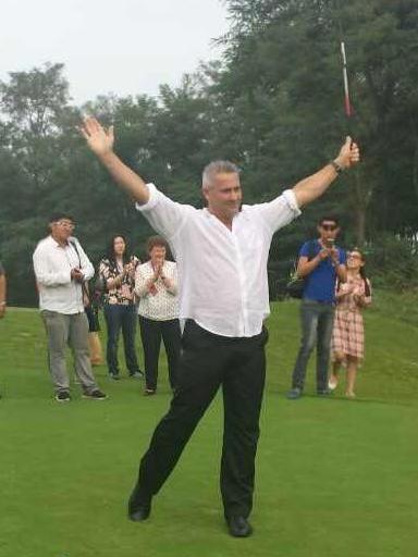 Onkaparinga Council CEO Mark Dowd playing golf. Picture: Facebook