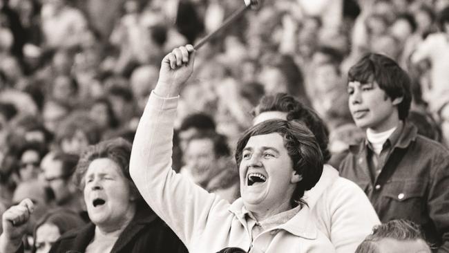 1970: VFL grand final. Picture: National Archives of Australia