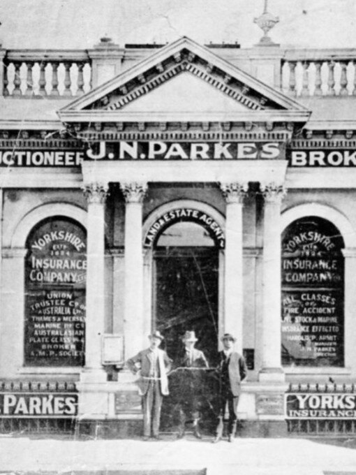 The grand facade on 283 Flinders St in the 1920s.