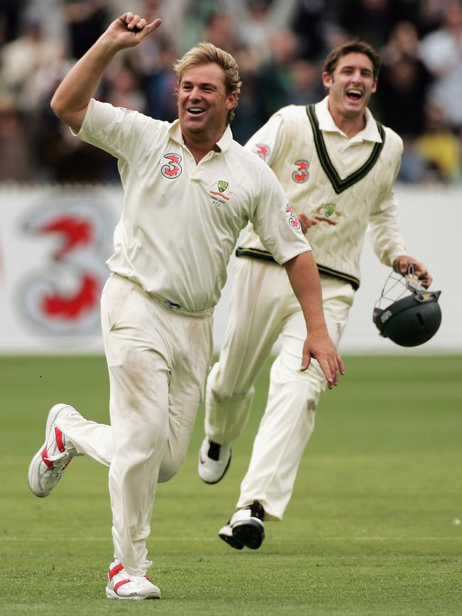 Shane Warne celebrates taking his 700th wicket during day one of the fourth Ashes Test match at the Melbourne Cricket Ground on December 26, 2006.